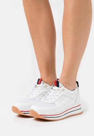 Adidasi Dama Anna Field Piele Trainers Albi | 80796-BPHA