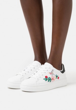 Adidasi Dama Anna Field Trainers Albi | 81973-WGZQ