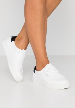 Adidasi Dama Anna Field Trainers Negrii | 17423-NICH