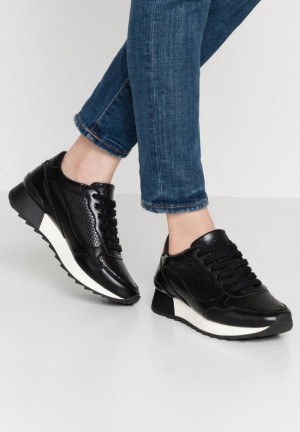 Adidasi Dama Anna Field Trainers Negrii | 06425-NUKF