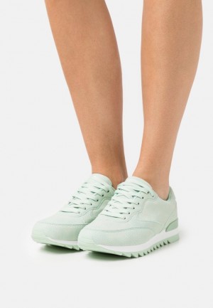 Adidasi Dama Anna Field Trainers Verde Menta | 01347-HWGU