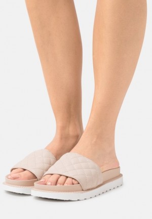 Papuci Dama Anna Field Mules Bej | 24051-VHAB