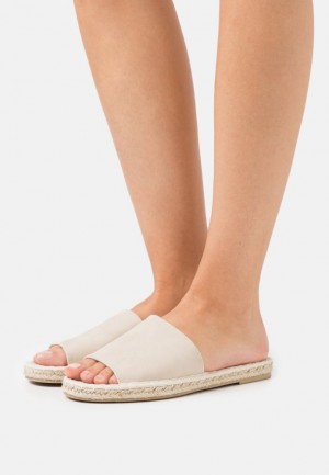 Papuci Dama Anna Field Mules Bej | 87931-XJBL