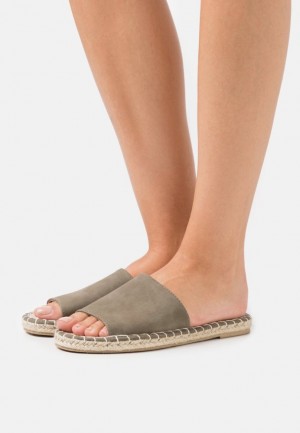 Papuci Dama Anna Field Mules Kaki | 32816-USBG